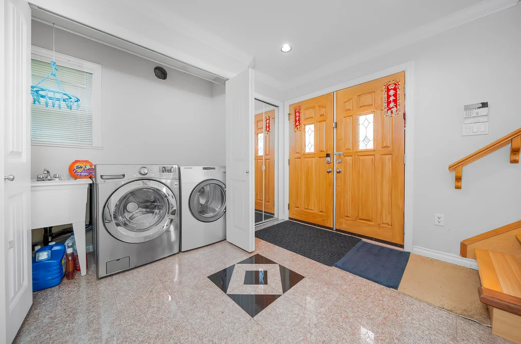 3320 E 43RD AVENUE, Vancouver BC V5R 3A1, Vancouver BC — Residential for Sale - Photo 2