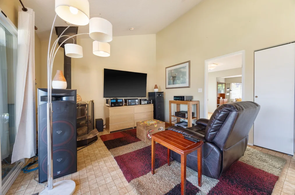3325 Seaforth Drive, Vancouver, BC - House for Sale - Photo 11 of 40 3325 Seaforth Drive, Vancouver, BC - House for Sale - Photo 11 of 40