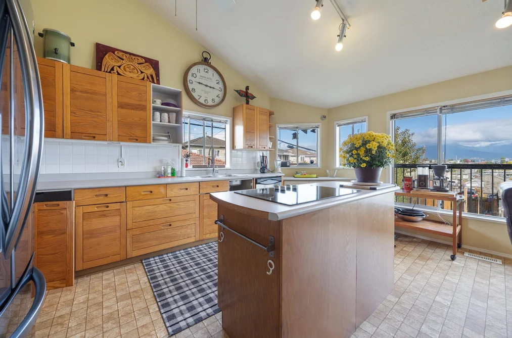 3325 Seaforth Drive, Vancouver, BC - House for Sale - Photo 13 of 40 3325 Seaforth Drive, Vancouver, BC - House for Sale - Photo 13 of 40