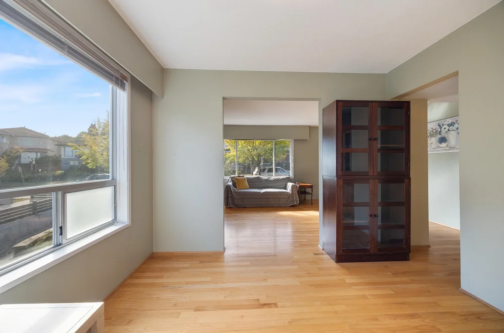 3325 Seaforth Drive, Vancouver, BC - House for Sale - Photo 16 of 40 3325 Seaforth Drive, Vancouver, BC - House for Sale - Photo 16 of 40