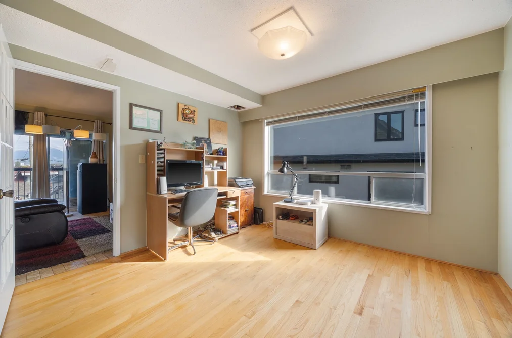 3325 Seaforth Drive, Vancouver, BC - House for Sale - Photo 17 of 40 3325 Seaforth Drive, Vancouver, BC - House for Sale - Photo 17 of 40