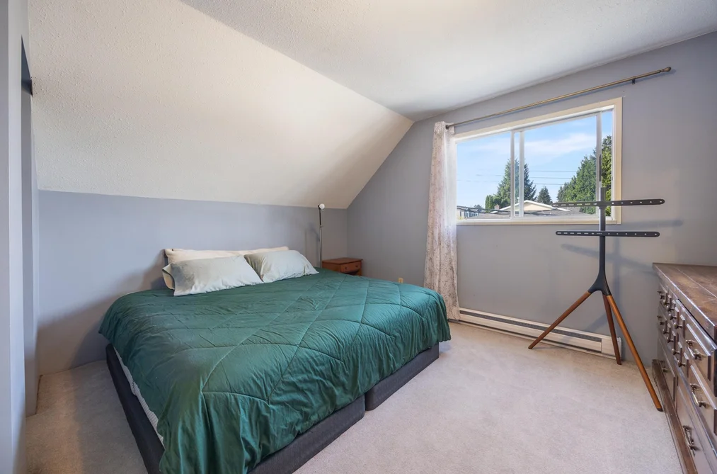 3325 Seaforth Drive, Vancouver, BC - House for Sale - Photo 24 of 40 3325 Seaforth Drive, Vancouver, BC - House for Sale - Photo 24 of 40