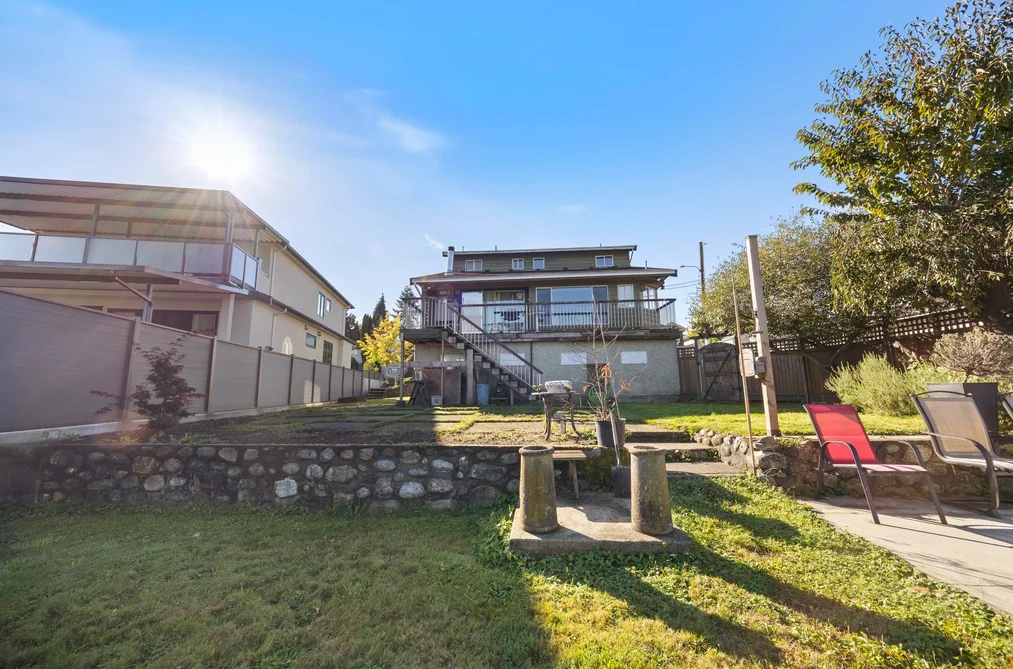 3325 Seaforth Drive, Vancouver, BC - House for Sale - Photo 36 of 40 3325 Seaforth Drive, Vancouver, BC - House for Sale - Photo 36 of 40