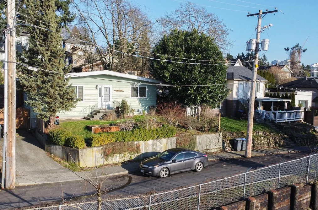 333 LOUELLEN STREET, New Westminster BC V3M 4G6, New Westminster BC — Residential for Sale - Photo 2