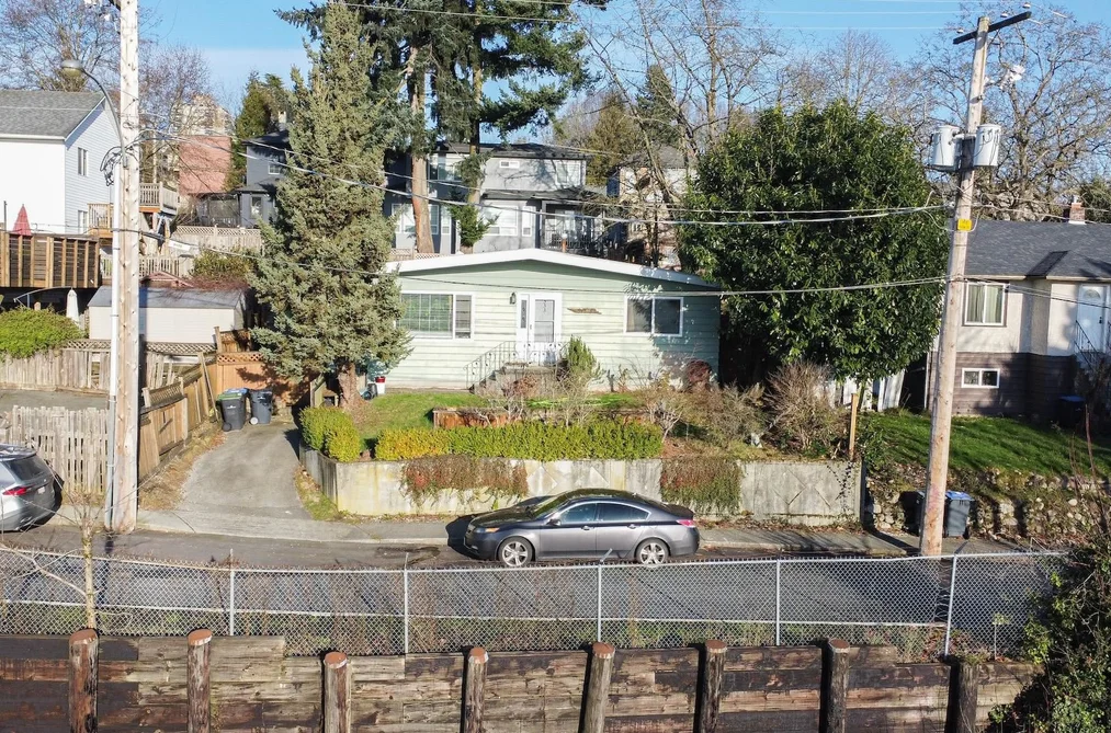 333 LOUELLEN STREET, New Westminster BC V3M 4G6, New Westminster BC — Residential for Sale - Photo 3