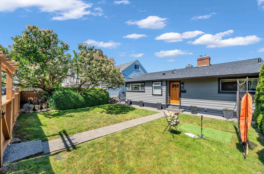 3335 CHURCH STREET, Vancouver BC V5R 4W7, Vancouver BC — Residential for Sale - Photo 2