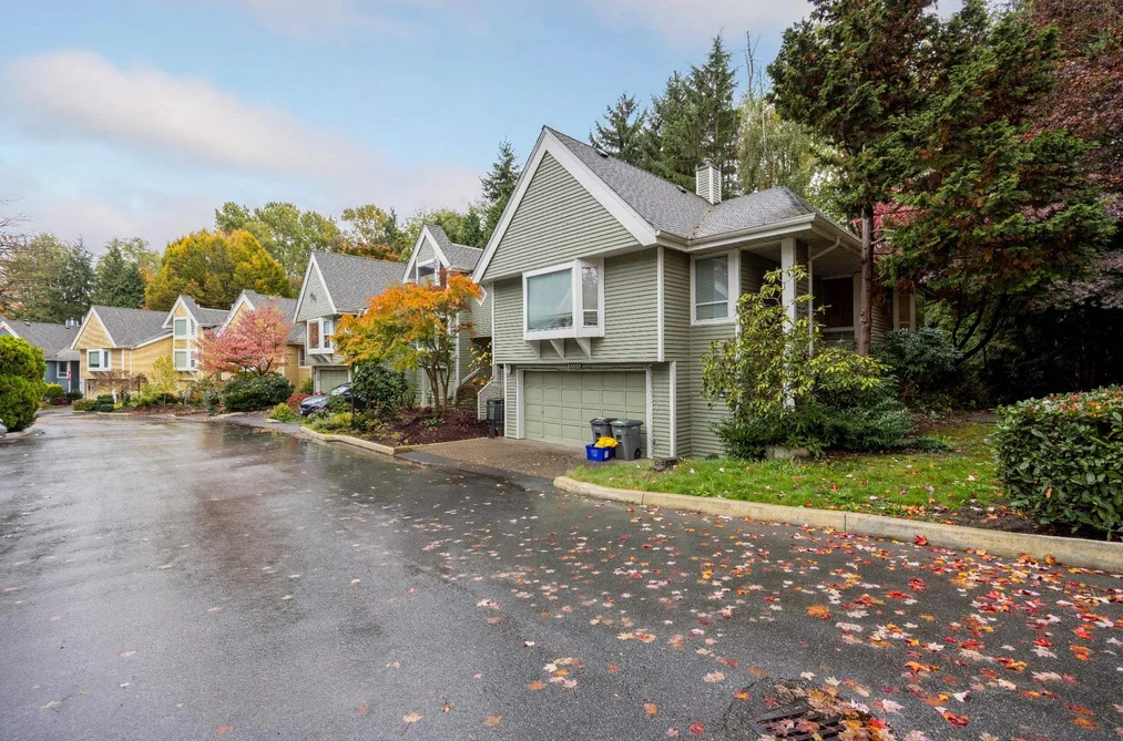 3335 Flagstaff Place, Vancouver, BC - Townhouse for Sale - Photo 1 of 13 3335 Flagstaff Place, Vancouver, BC - Townhouse for Sale - Photo 1 of 13