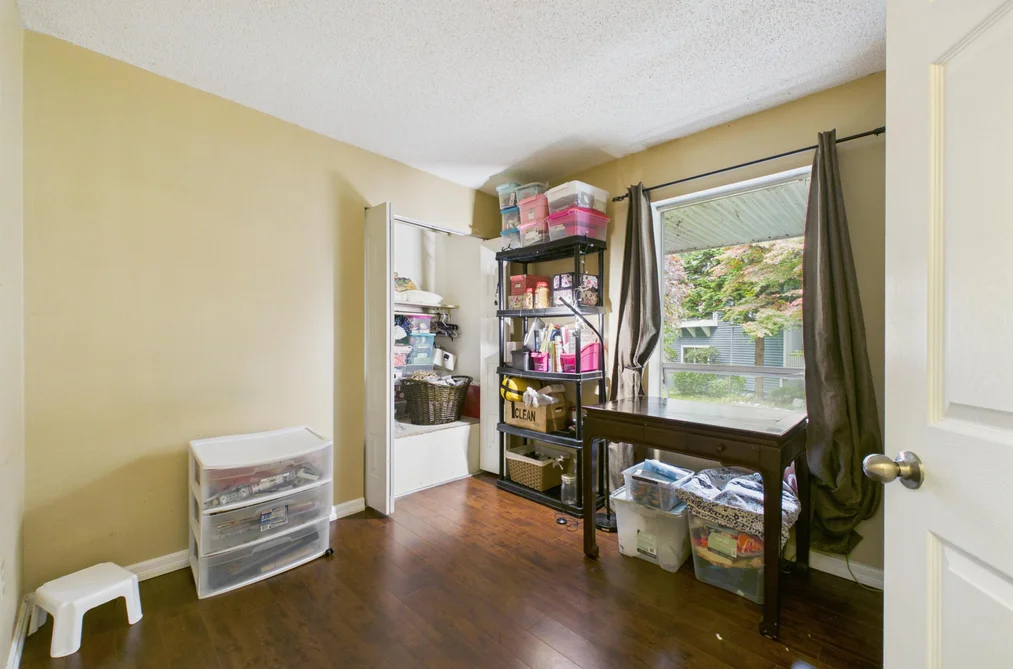 3335 Flagstaff Place, Vancouver, BC - Townhouse for Sale - Photo 10 of 13 3335 Flagstaff Place, Vancouver, BC - Townhouse for Sale - Photo 10 of 13