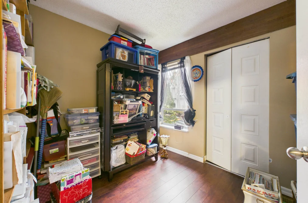 3335 Flagstaff Place, Vancouver, BC - Townhouse for Sale - Photo 11 of 13 3335 Flagstaff Place, Vancouver, BC - Townhouse for Sale - Photo 11 of 13
