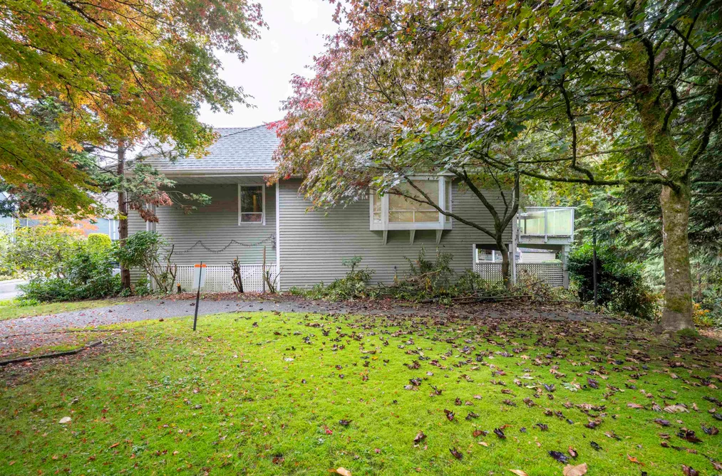 3335 Flagstaff Place, Vancouver, BC - Townhouse for Sale - Photo 3 of 13 3335 Flagstaff Place, Vancouver, BC - Townhouse for Sale - Photo 3 of 13