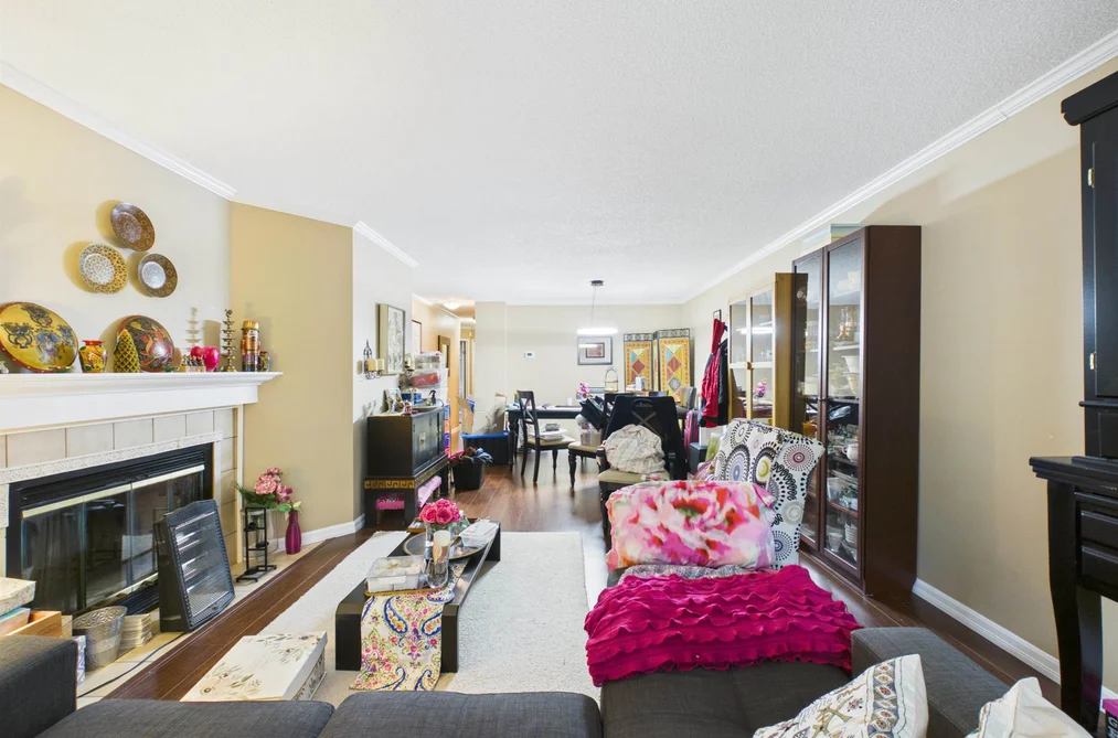 3335 Flagstaff Place, Vancouver, BC - Townhouse for Sale - Photo 5 of 13 3335 Flagstaff Place, Vancouver, BC - Townhouse for Sale - Photo 5 of 13