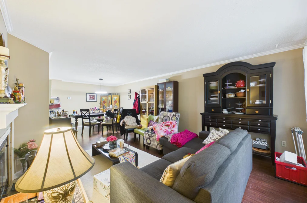 3335 Flagstaff Place, Vancouver, BC - Townhouse for Sale - Photo 6 of 13 3335 Flagstaff Place, Vancouver, BC - Townhouse for Sale - Photo 6 of 13