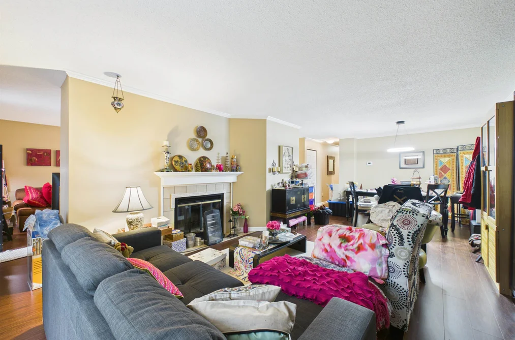 3335 Flagstaff Place, Vancouver, BC - Townhouse for Sale - Photo 7 of 13 3335 Flagstaff Place, Vancouver, BC - Townhouse for Sale - Photo 7 of 13