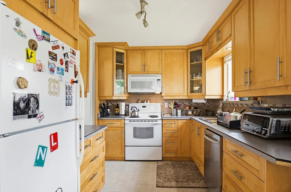 33359 WHIDDEN AVENUE, Mission BC V2V 4Z6, Mission BC — Residential for Sale - Photo 2