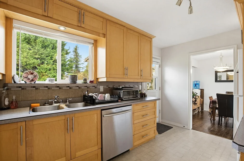 33359 WHIDDEN AVENUE, Mission BC V2V 4Z6, Mission BC — Residential for Sale - Photo 3