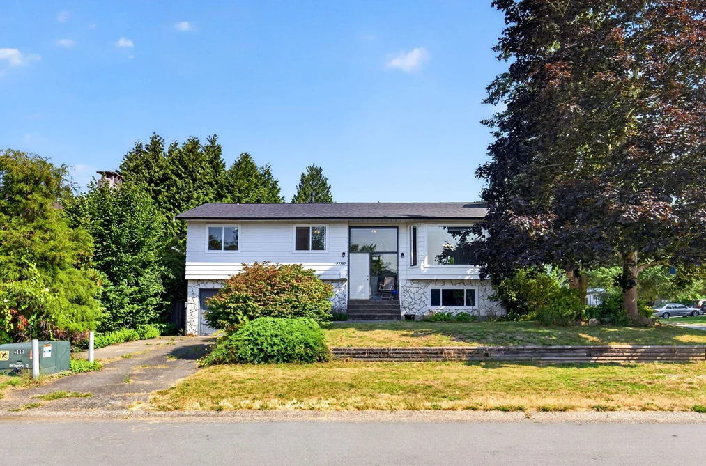 House for sale at 33383 Whidden Avenue Mission British Columbia - MLS: R3149272
