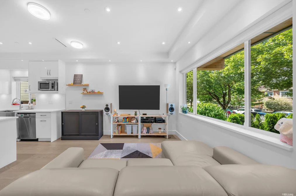 3342 E 24TH AVENUE, Vancouver, BC — Residential for Sale — Photo 4 of 38
