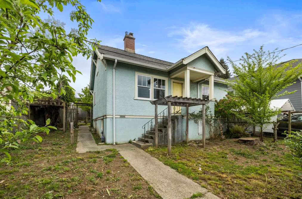 33433 3 AVENUE, Mission BC V2V 1P3, Mission BC — Residential for Sale - Photo 2