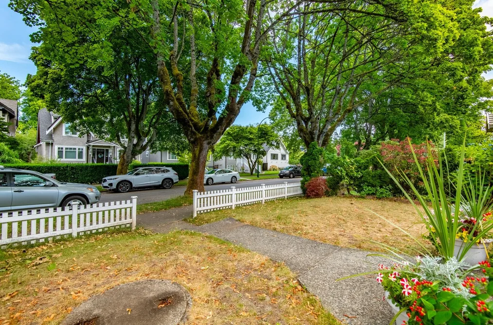 3346 W 11TH AVENUE, Vancouver BC V6R 2J8, Vancouver BC — Residential for Sale - Photo 2