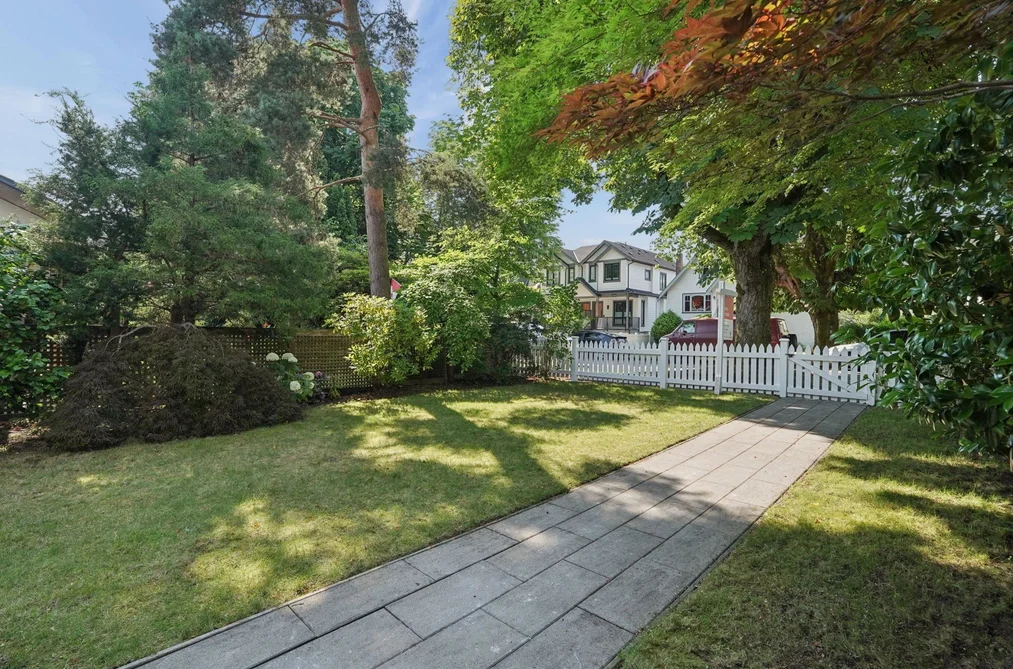 3349 W 14TH AVENUE, Vancouver, BC — Residential for Sale — Photo 2 of 35