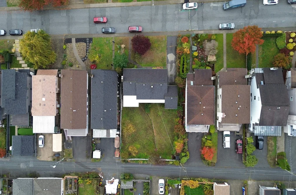 335 W 28th Street, North Vancouver, BC - MLS: R3179561 - Photo 4 335 W 28th Street, North Vancouver, BC - MLS: R3179561 - Photo 4