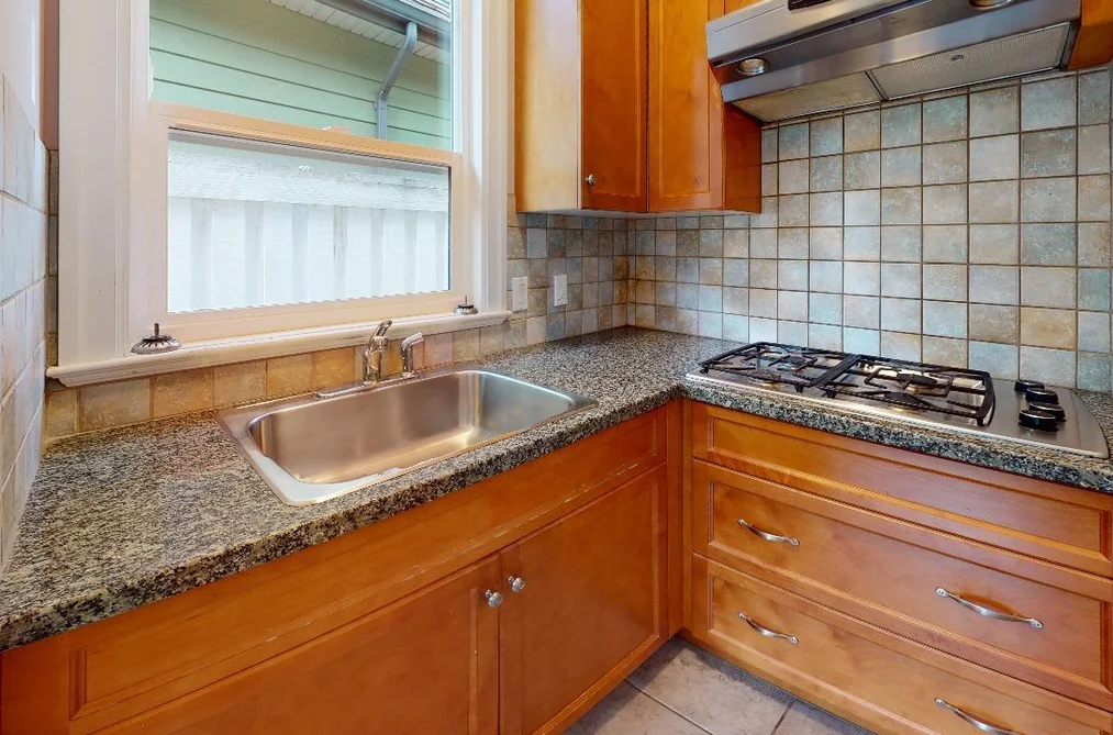 3351 POINT AVENUE, Richmond BC V7C 5W8, Richmond BC — Residential for Sale - Photo 3