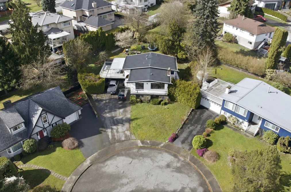 3355 CARDINAL DRIVE, Burnaby BC V5A 2T7, Burnaby BC — Residential for Sale - Photo 2