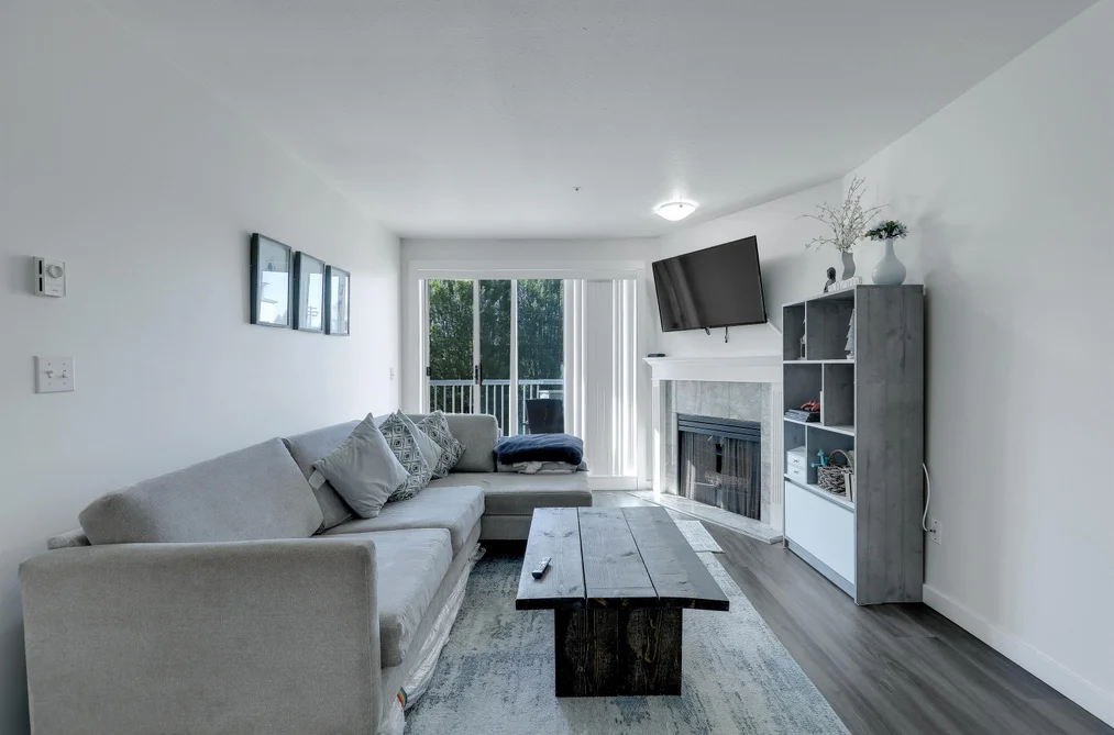 336 32830 GEORGE FERGUSON WAY, Abbotsford BC V2S 7K1, Abbotsford BC — Residential for Sale - Photo 2