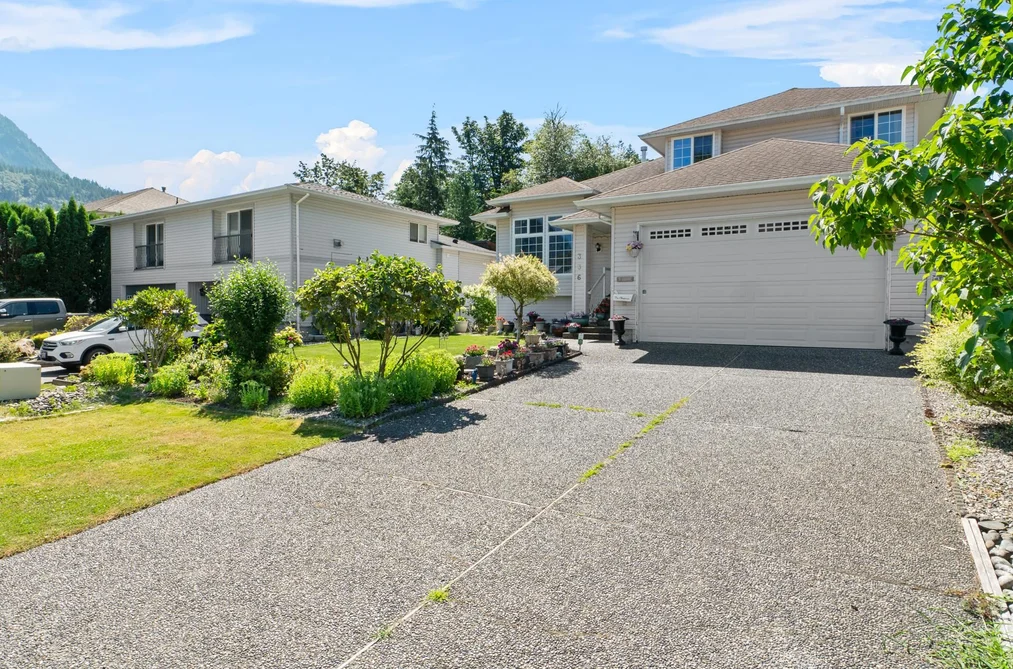 336 CHESTNUT AVENUE, Harrison Hot Springs BC V0M 1K0, Harrison Hot Springs BC — Residential for Sale - Photo 3