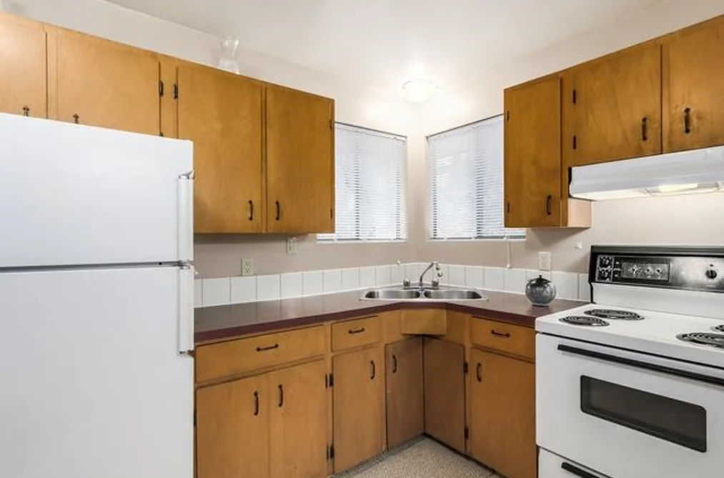 3360 HENRY STREET, Port Moody BC V3H 2K5, Port Moody BC — Residential Income for Sale - Photo 4