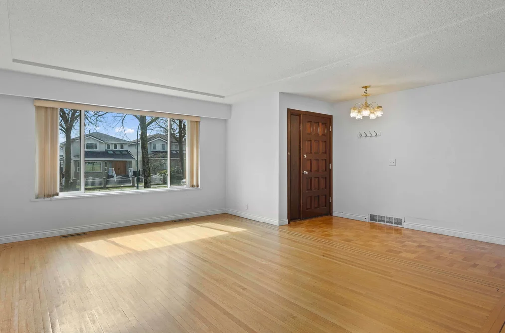 3369 PRICE STREET, Vancouver BC V5R 5P8, Vancouver BC — Residential for Sale - Photo 2
