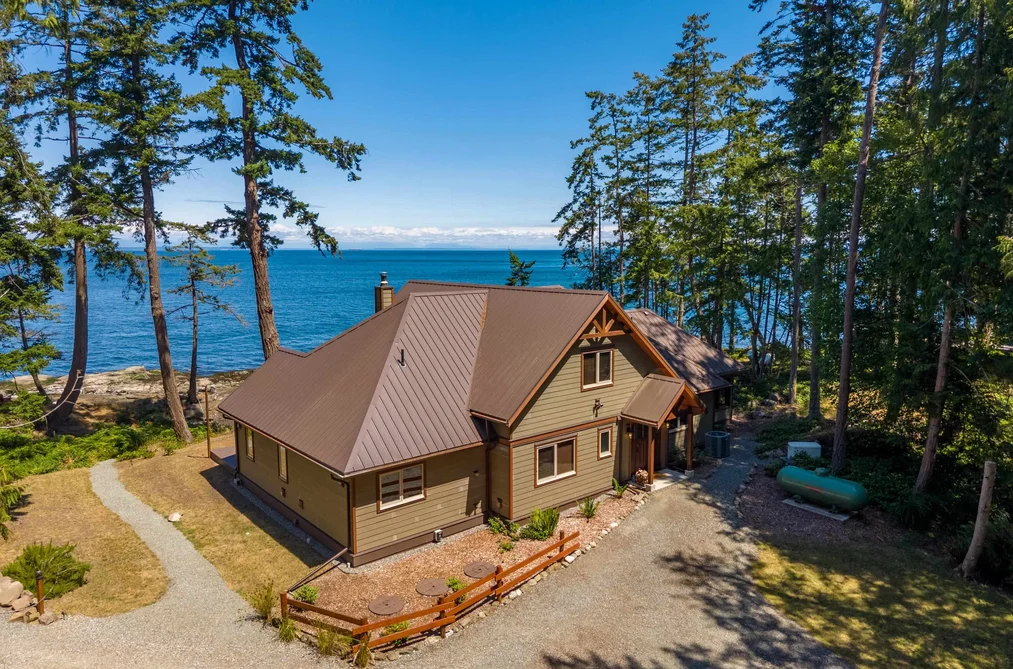 House for sale at 337 East Point Road Saturna Island British Columbia - MLS: R3143479