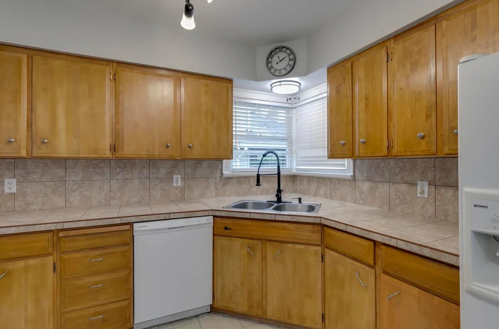 33700 3RD AVENUE, Mission BC V2V 1R2, Mission BC — Residential for Sale - Photo 6
