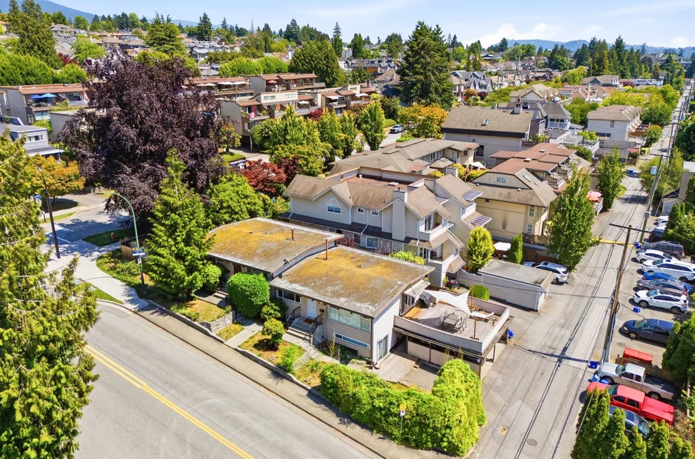 Duplex for sale at 338-342 St. Georges Avenue North Vancouver British Columbia - MLS: R3148345