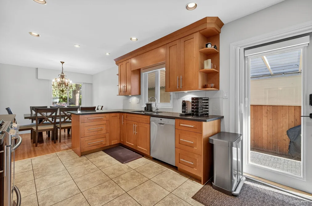 3380 GLASGOW STREET, Port Coquitlam, BC — Residential for Sale — Photo 16 of 36