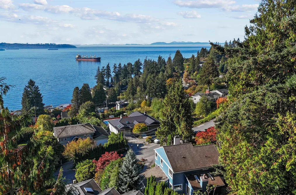 3381 Mathers Ave, West Vancouver, BC - MLS: R3172673