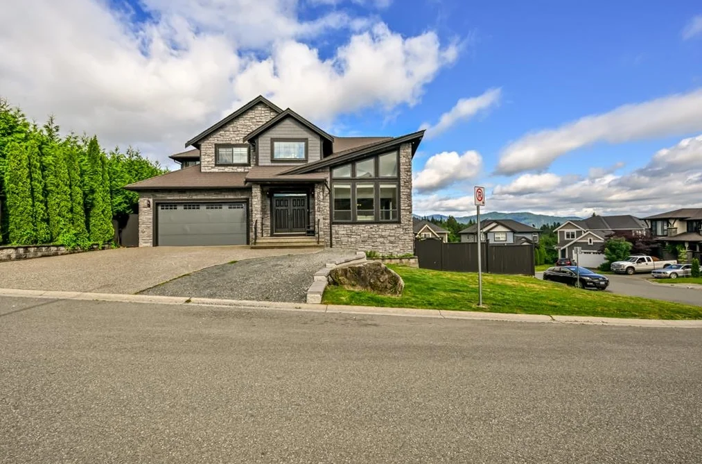 33861 MELBURN DRIVE, Mission BC V2V 7S2, Mission BC — Residential for Sale - Photo 2
