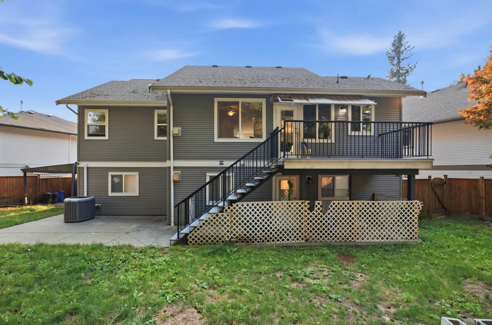 33883 Hollister Place, Mission, BC - House for Sale - Photo 32 of 35 33883 Hollister Place, Mission, BC - House for Sale - Photo 32 of 35