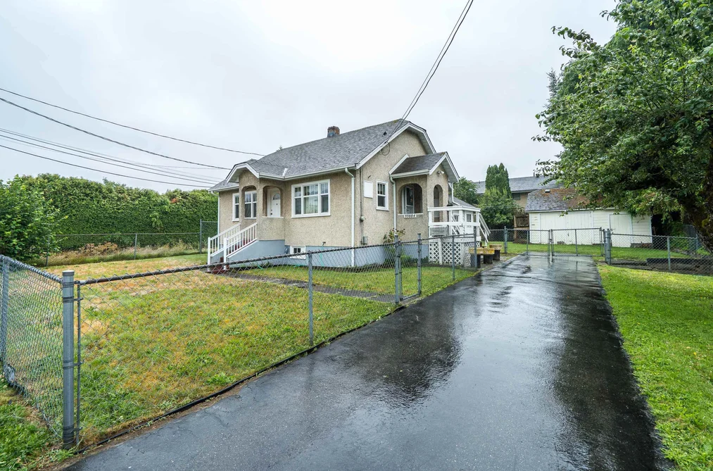 33884 MAYFAIR AVENUE, Abbotsford BC V2S 1R2, Abbotsford BC — Residential for Sale - Photo 2