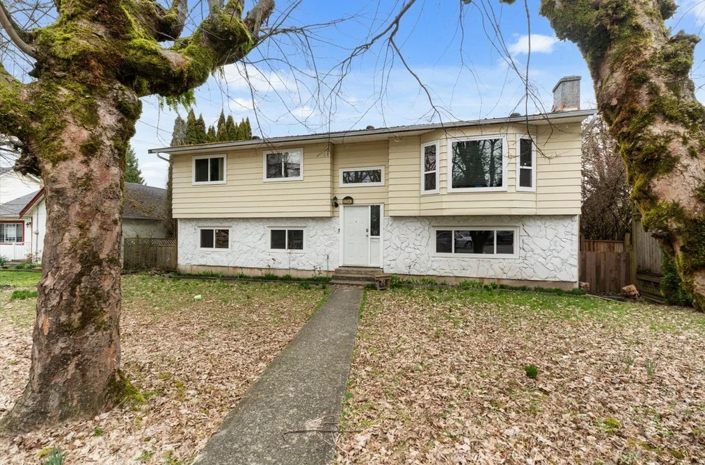 House for sale at 33943 Pine Street Abbotsford British Columbia - MLS: R3099662