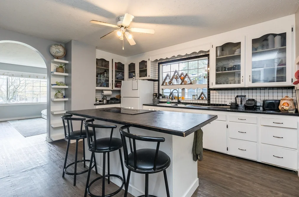 33944 MCCRIMMON DRIVE, Abbotsford BC V2T 2V3, Abbotsford BC — Residential for Sale - Photo 3