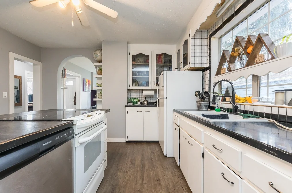 33944 MCCRIMMON DRIVE, Abbotsford BC V2T 2V3, Abbotsford BC — Residential for Sale - Photo 4