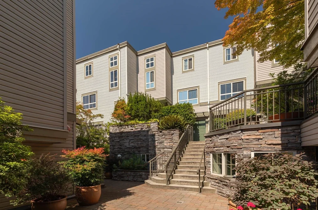 Townhouse for sale at 34 2375 W Broadway Vancouver British Columbia - MLS: R3159474