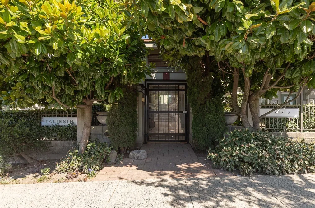 Townhouse for sale at 34 2375 W Broadway Vancouver British Columbia - MLS: R3114183