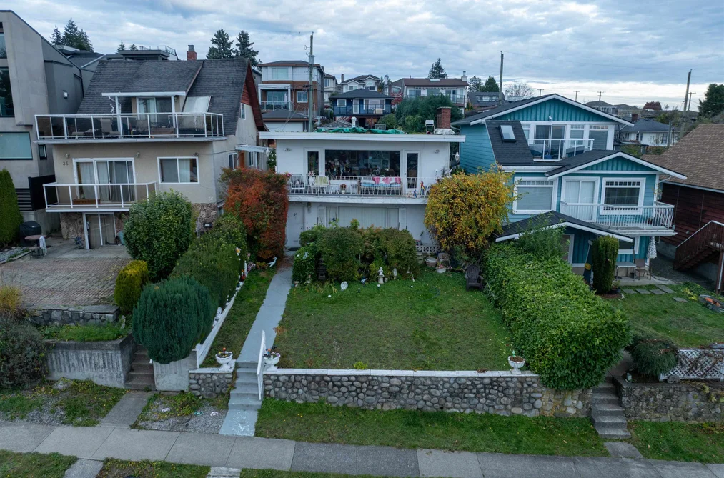 House for sale at 34 N Hythe Avenue Burnaby British Columbia - MLS: R3102459