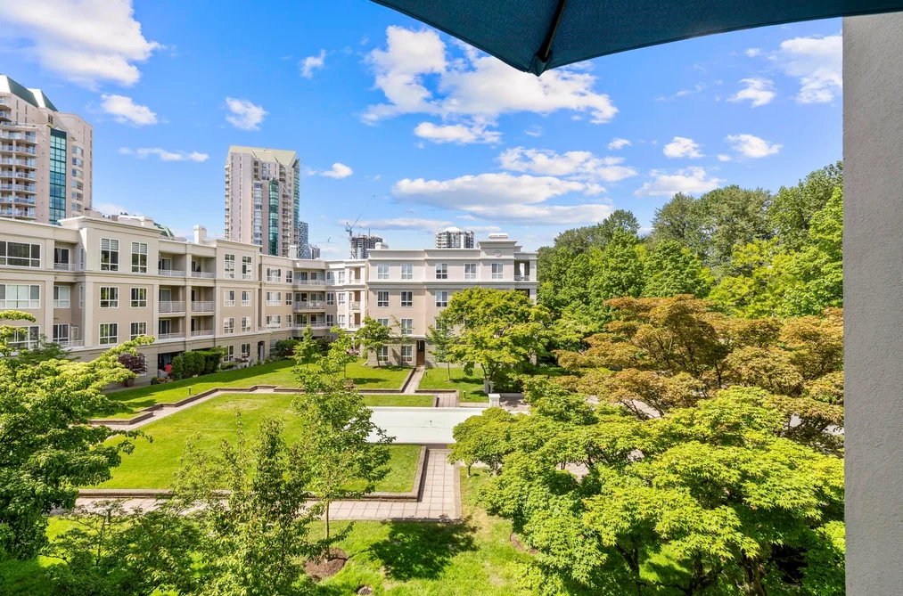 Condo for sale at 340 3098 Guildford Way Coquitlam British Columbia - MLS: R3153473