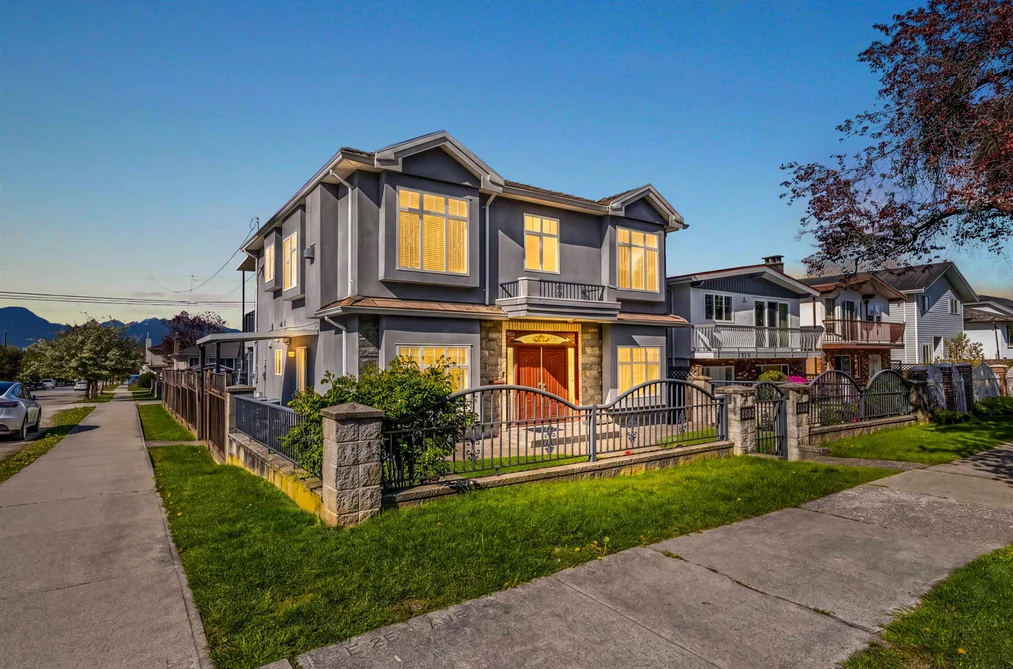3403 E 26TH AVENUE, Vancouver BC V5R 1M2, Vancouver BC — Residential for Sale - Photo 2