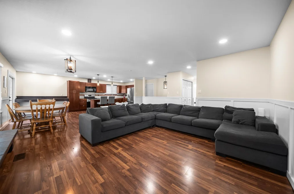 34050 SHANNON DRIVE, Abbotsford BC V2S 5C8, Abbotsford BC — Residential for Sale - Photo 4