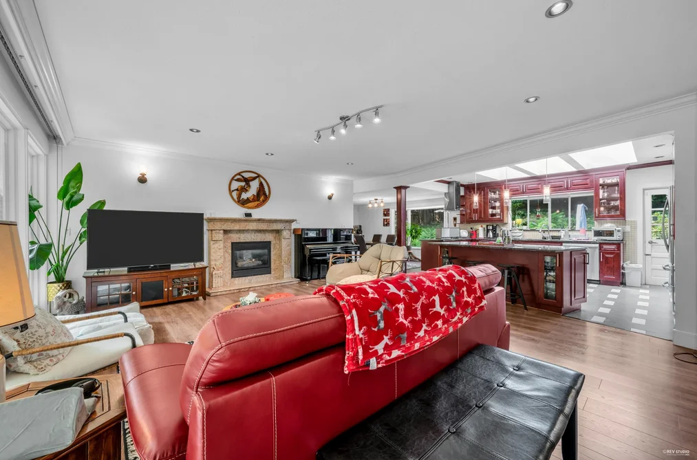 341 RABBIT LANE, West Vancouver BC V7S 1J1, West Vancouver BC — Residential for Sale - Photo 3