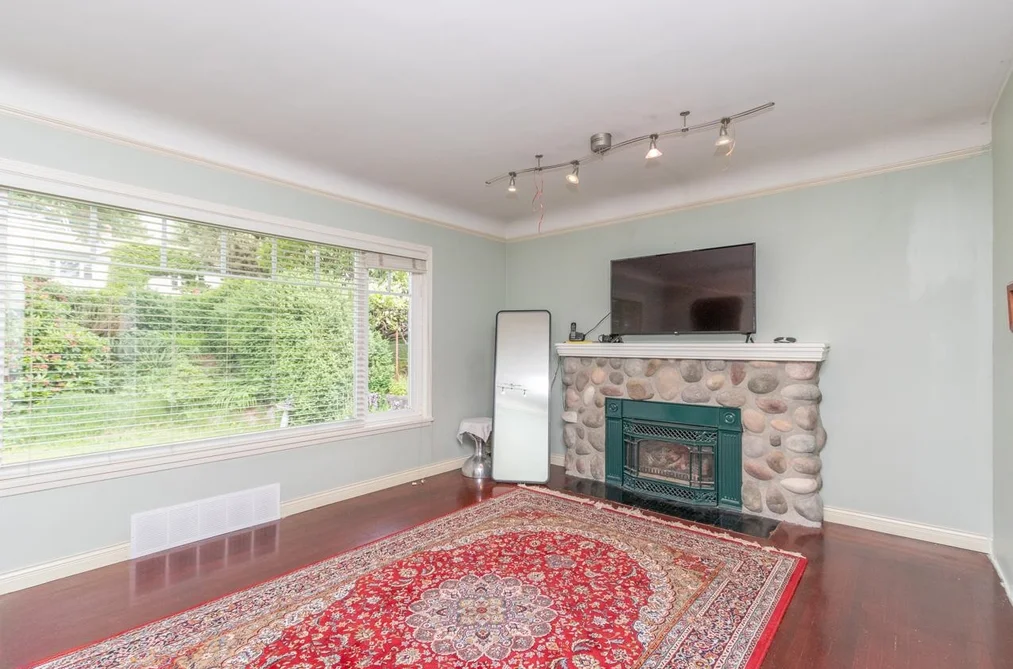 341 W 24TH STREET, North Vancouver BC V7M 2C7, North Vancouver BC — Residential for Sale - Photo 2